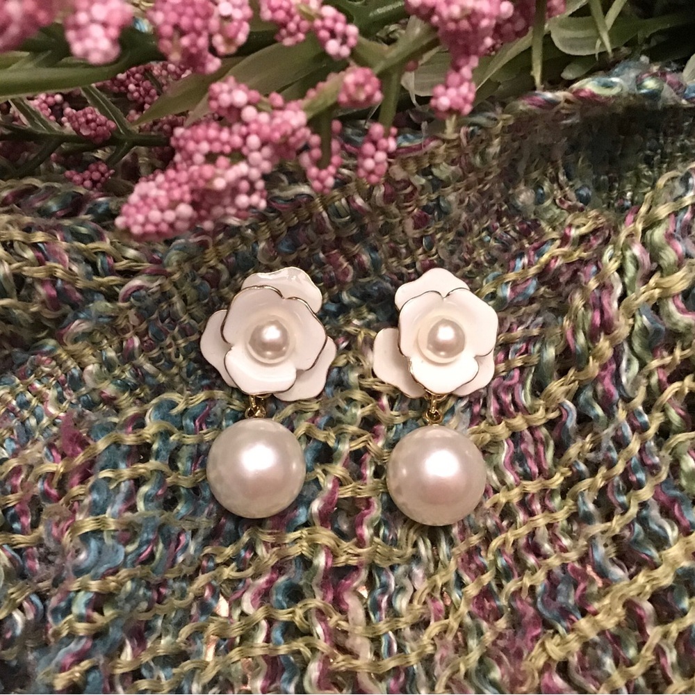 #258 Flower Earrings